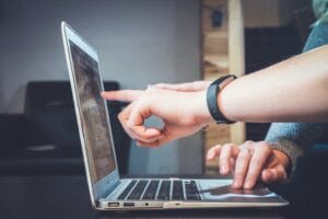 The Top 15 Reasons Small Businesses Should Dive into Social Media Marketing