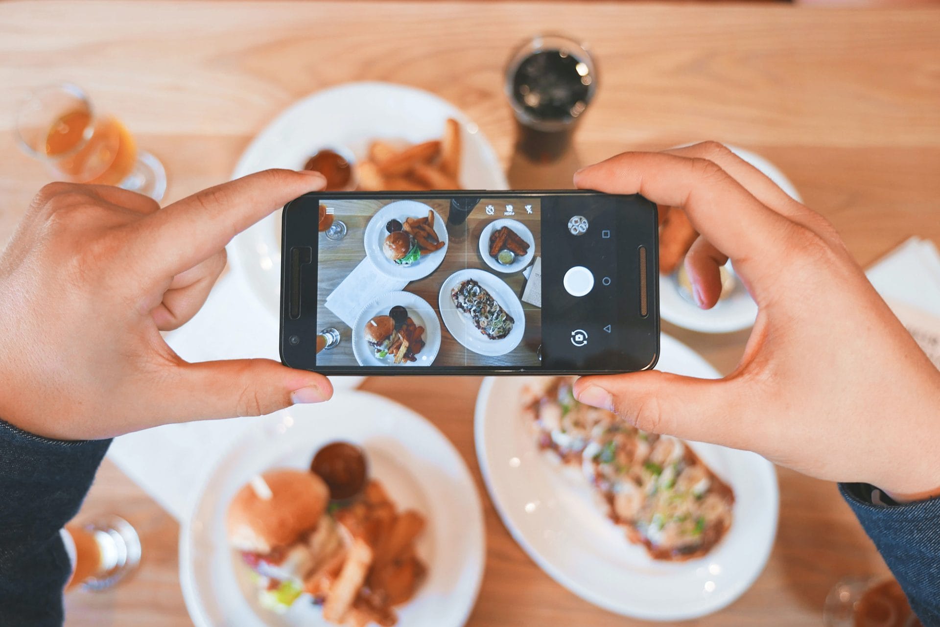 What is social media marketing 03242022 eaters-collective-i_xVfNtQjwI-unsplash Showcasing your expertise